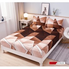 Set Husa de pat Cocolino cu elastic si 2 fete de perna pentru pat dublu 180 x 200 cm Maro cu forme geometrice